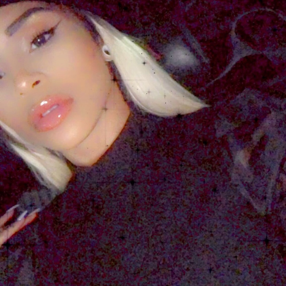 Meet your Posher, Kendra